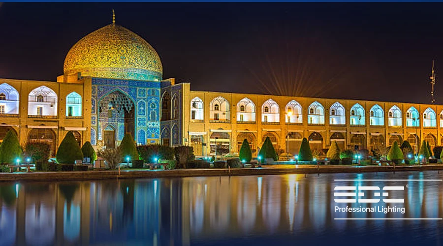 نورپردازی مسجد شیخ لطفالله